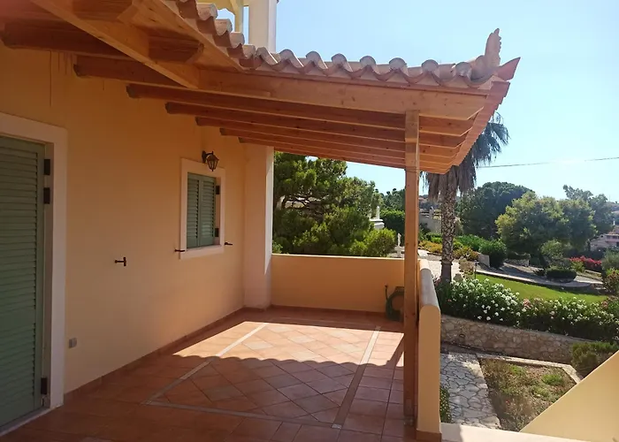 Grande Artemis Nyaraló